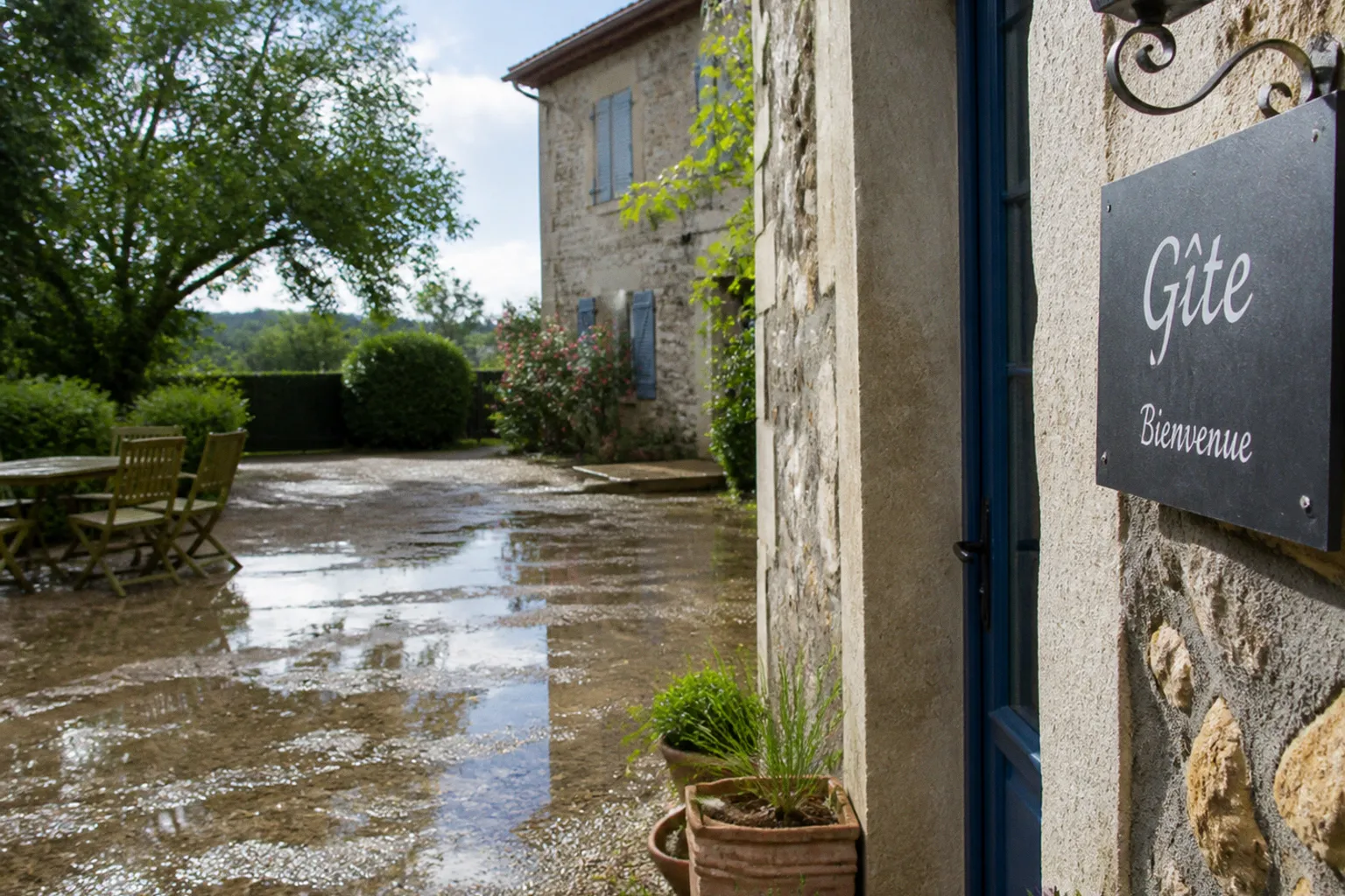 Tourisme en France : pourquoi les voyageurs maintiennent leurs séjours malgré la hausse des prix